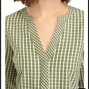 🫒 Crown & Ivy Olive Green Plaid Women's V-Neck Pullover Top